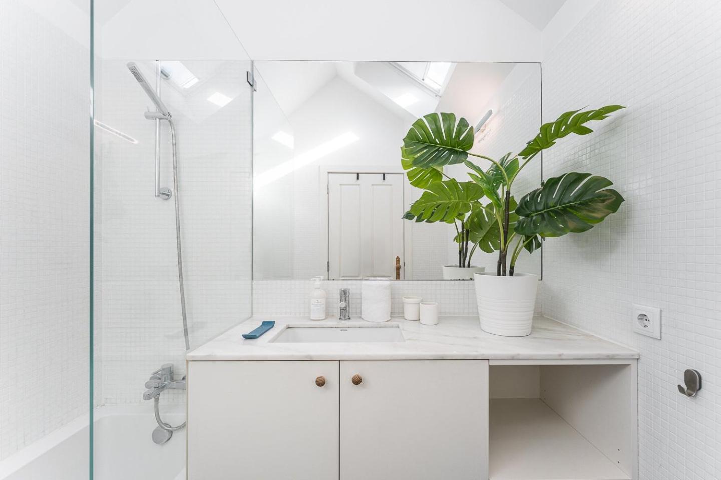 Guestready - Spacious And Modern Apt W/ Skylight OOporto Exterior foto